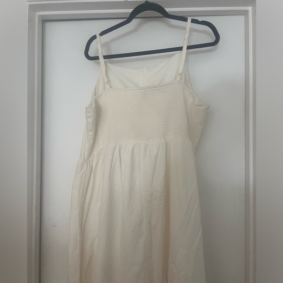 Cream Lacy Dress with Buttons - Picture 6 of 7